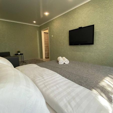 Seafront apartment 파블로다르 외부 사진
